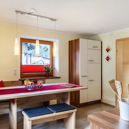 דירה Galerie Kaiser מאיירהופן